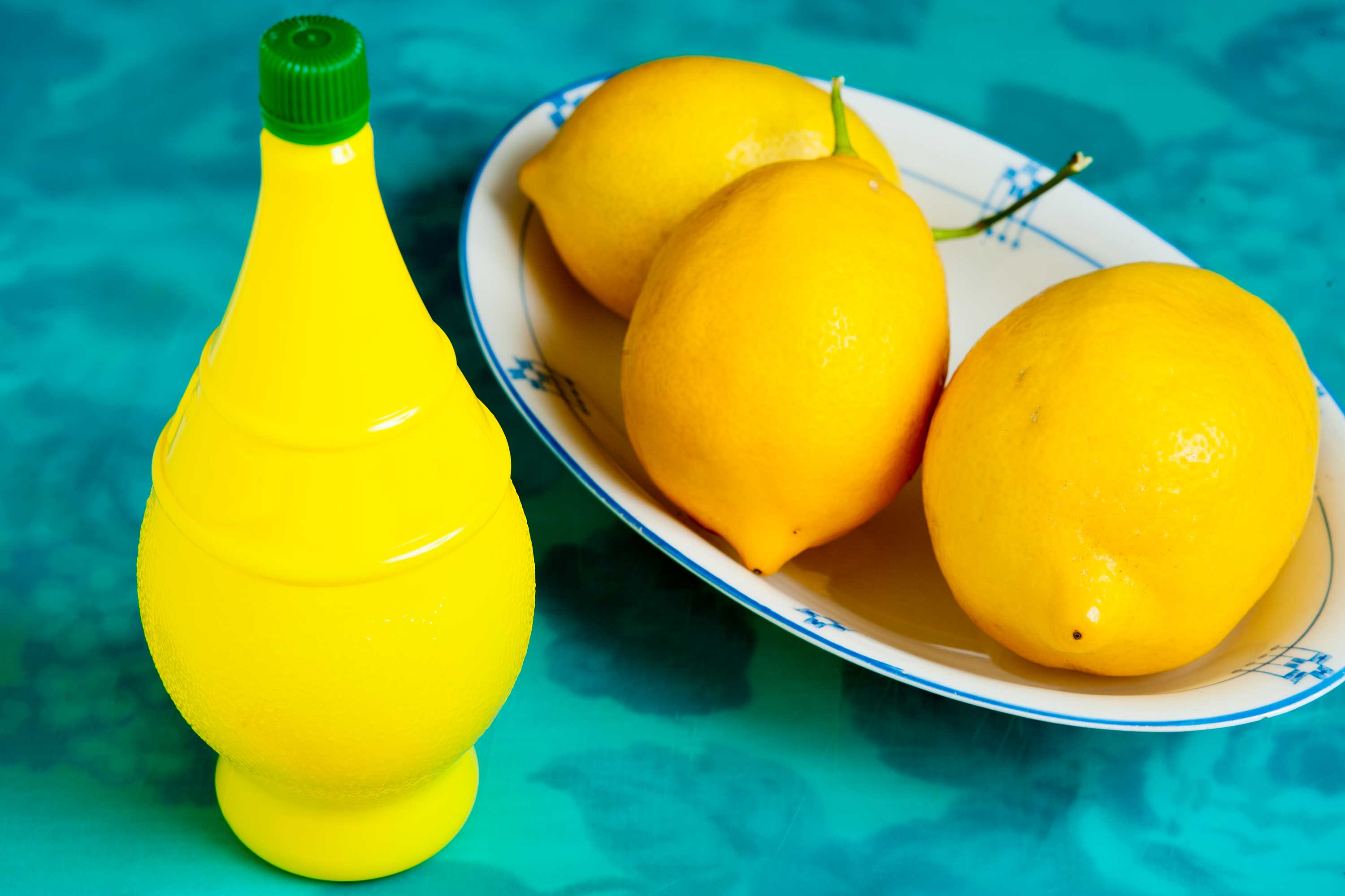 Does Lemon Juice Expire? Shelf Life of Citrus